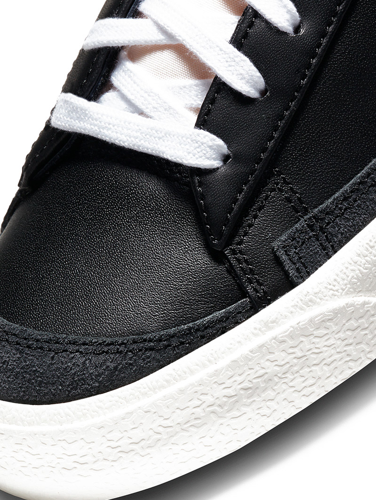 Blazer Low '77 Vintage  Black White data-zoom-image=