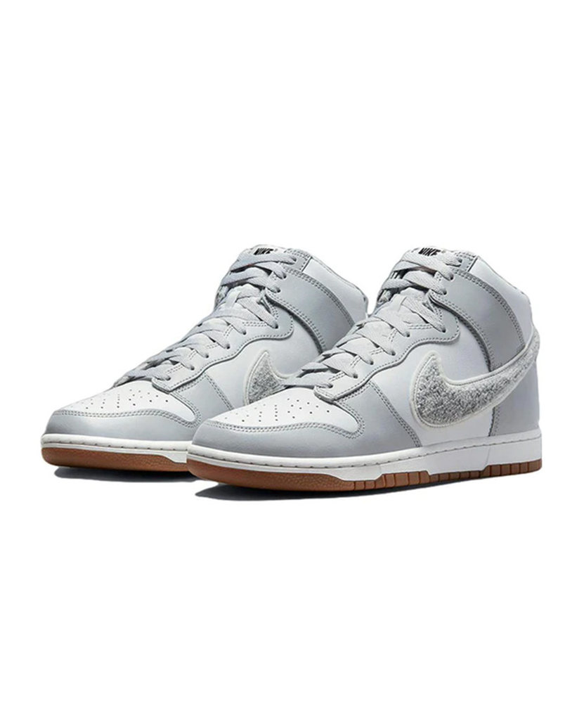 Dunk High University Chenille Swoosh Light Smoke Grey data-zoom-image=