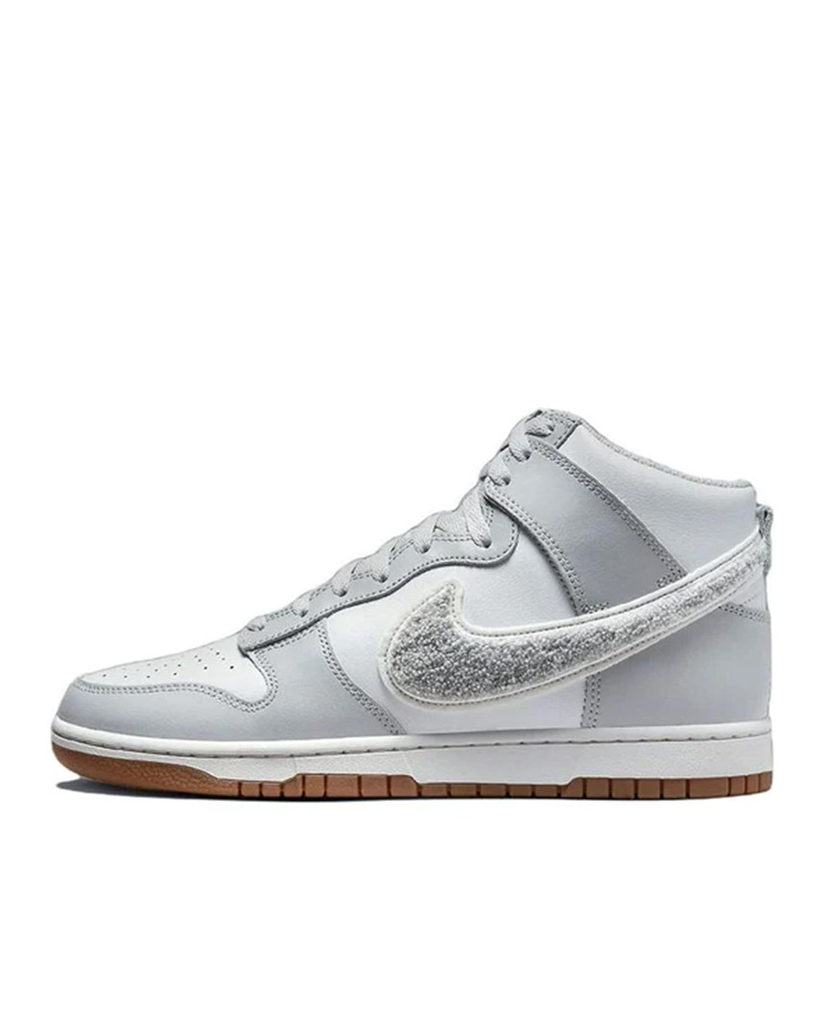 Dunk High University Chenille Swoosh Light Smoke Grey data-zoom-image=