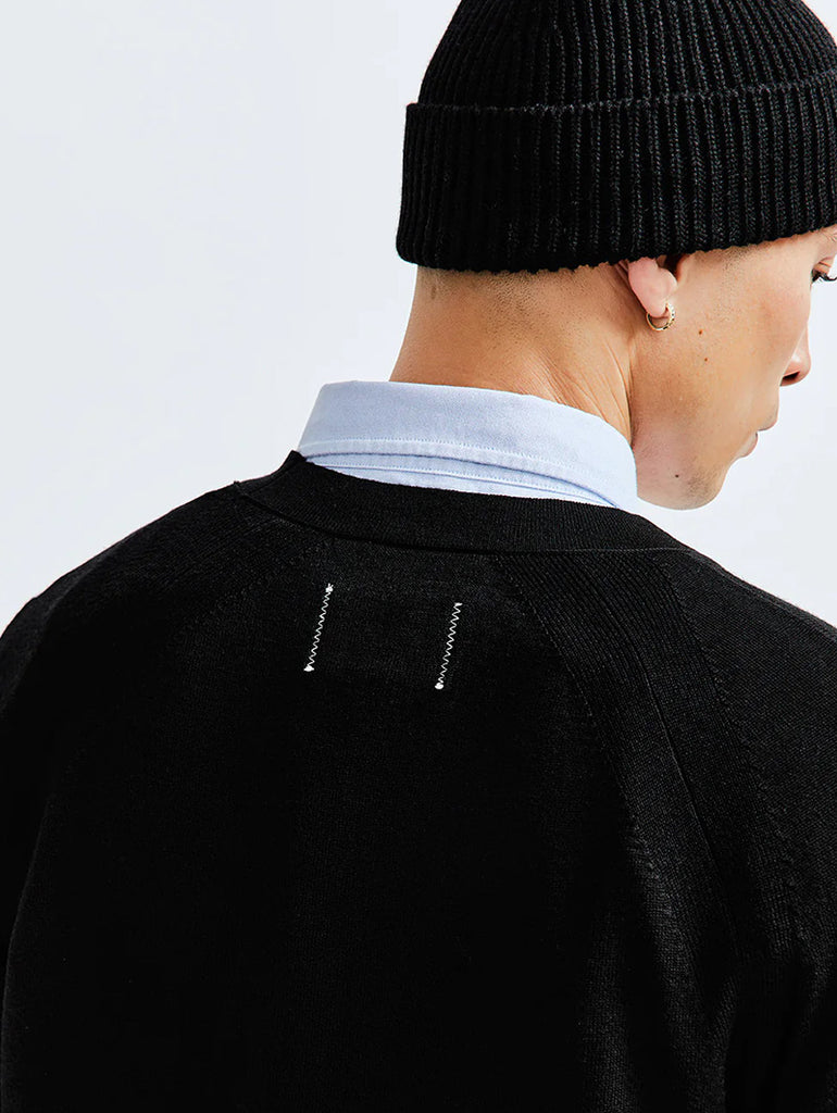 Lightweight Merino Harry Cardigan Black data-zoom-image=