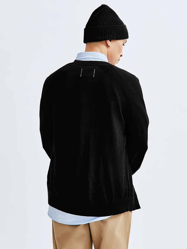 Lightweight Merino Harry Cardigan Black data-zoom-image=