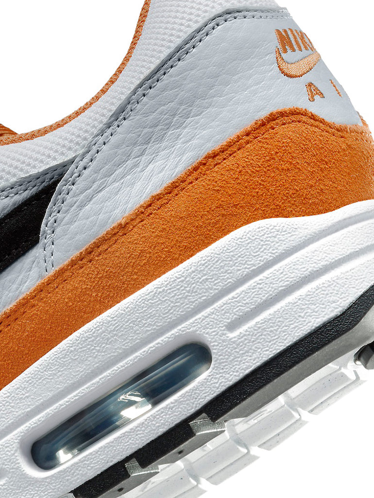 Air Max 1 “Monarch” data-zoom-image=