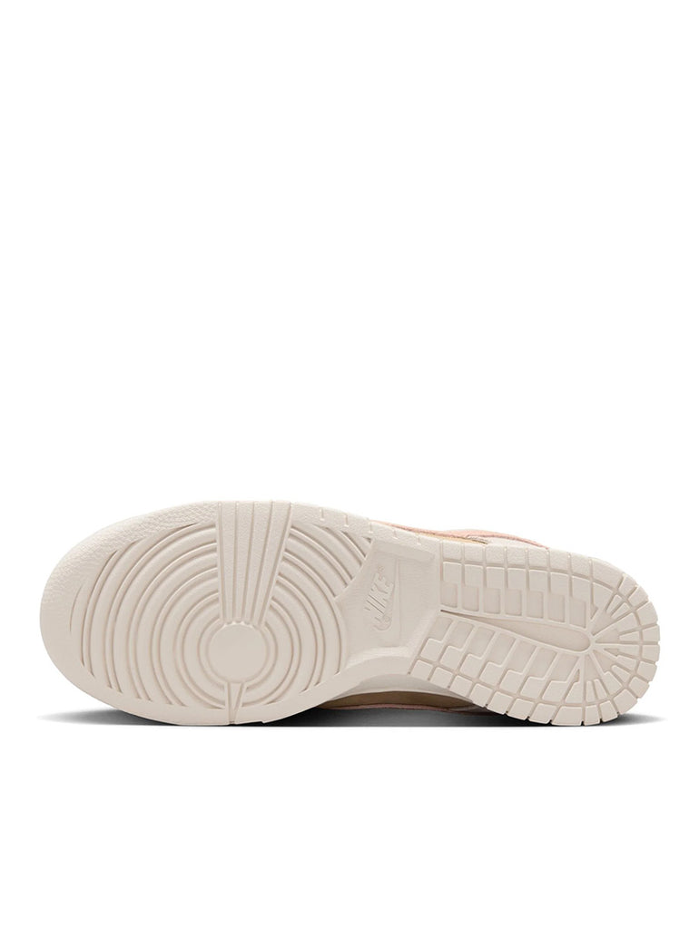 Dunk Low Phantom Washed Coral data-zoom-image=
