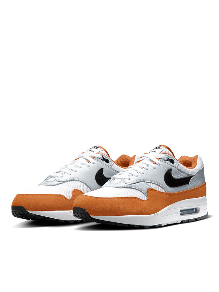 Air Max 1 “Monarch” data-zoom-image=