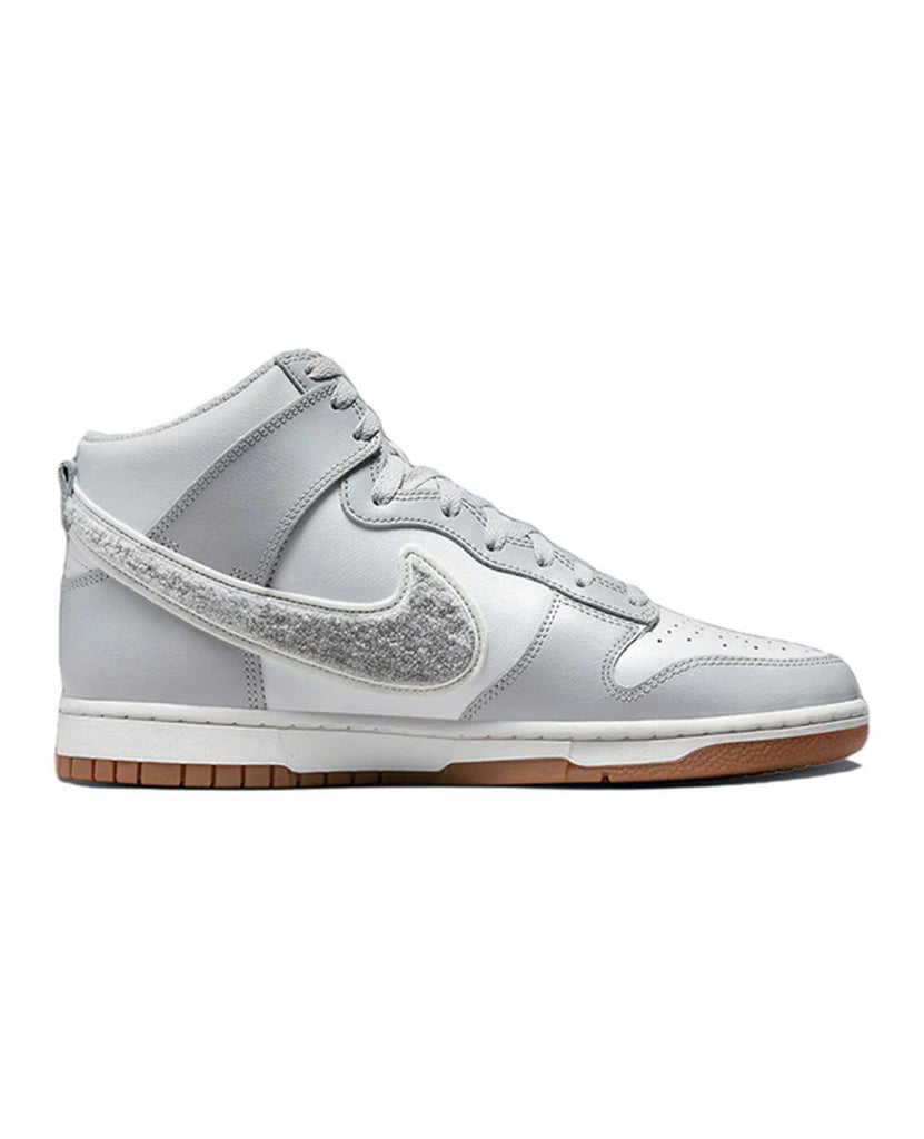 Dunk High University Chenille Swoosh Light Smoke Grey data-zoom-image=
