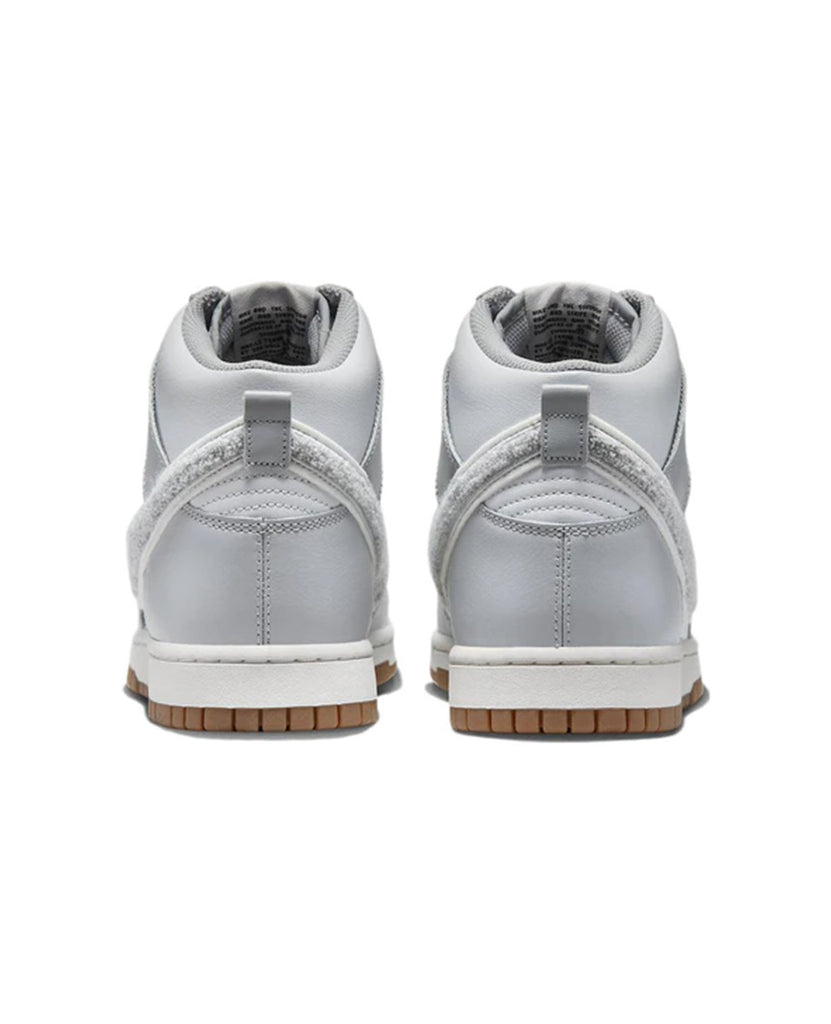 Dunk High University Chenille Swoosh Light Smoke Grey data-zoom-image=