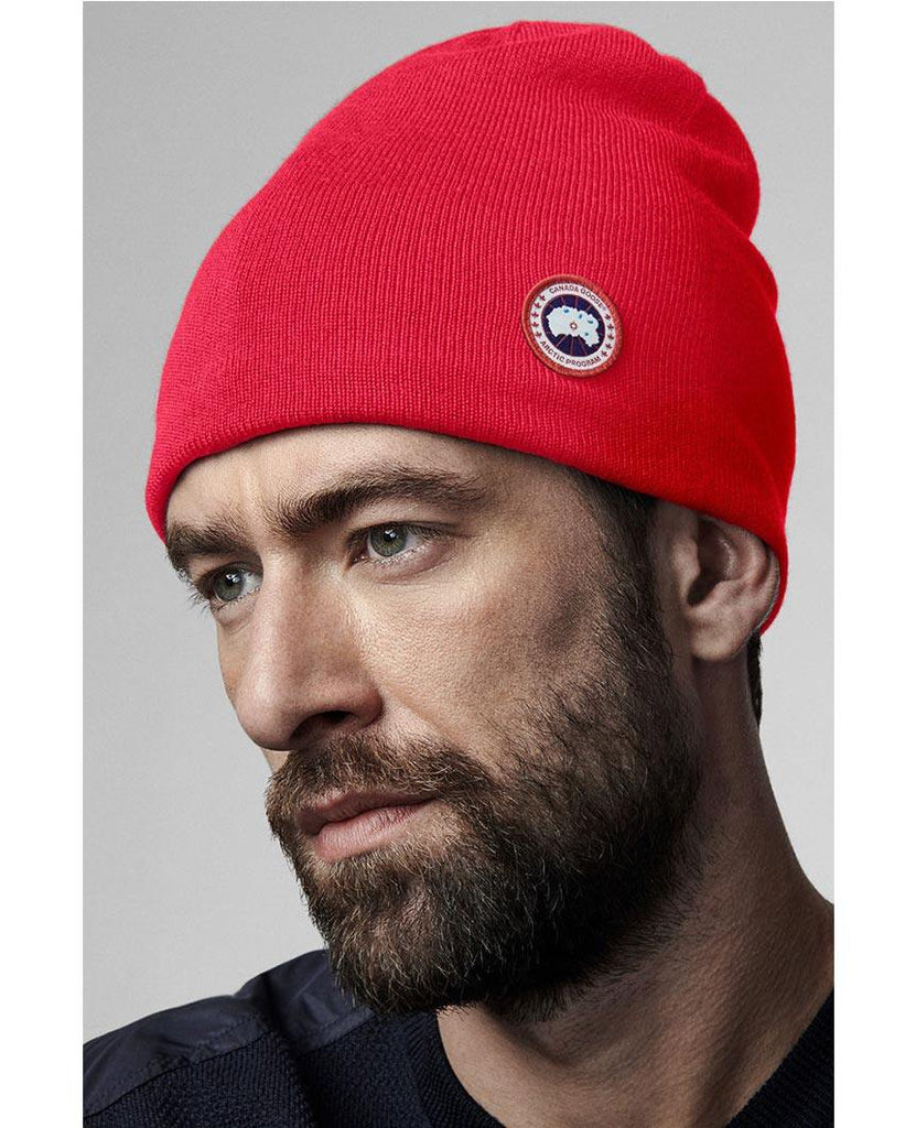 Standard Toque Red data-zoom-image=