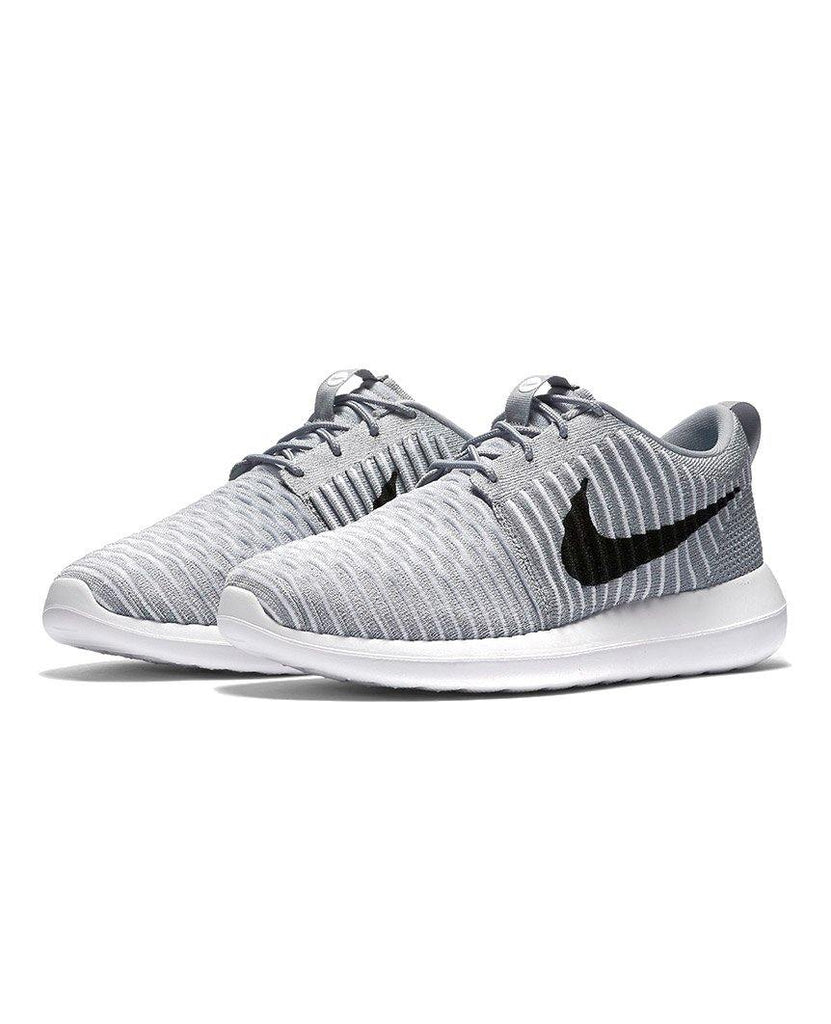 Roshe Two Flyknit Wolf Grey data-zoom-image=