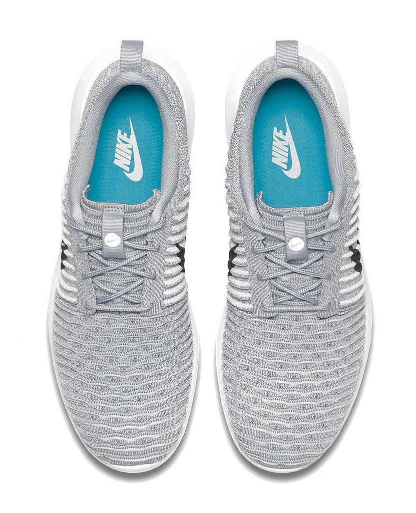 Roshe Two Flyknit Wolf Grey data-zoom-image=