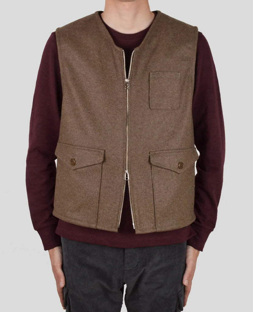 Hazel Wool Field Vest data-zoom-image=