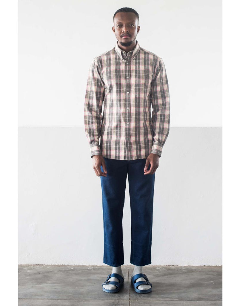 N°5 Classic Buttondown Collar LS Pink Black data-zoom-image=