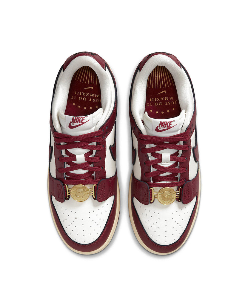 Dunk Low  SE Team Red Womens data-zoom-image=