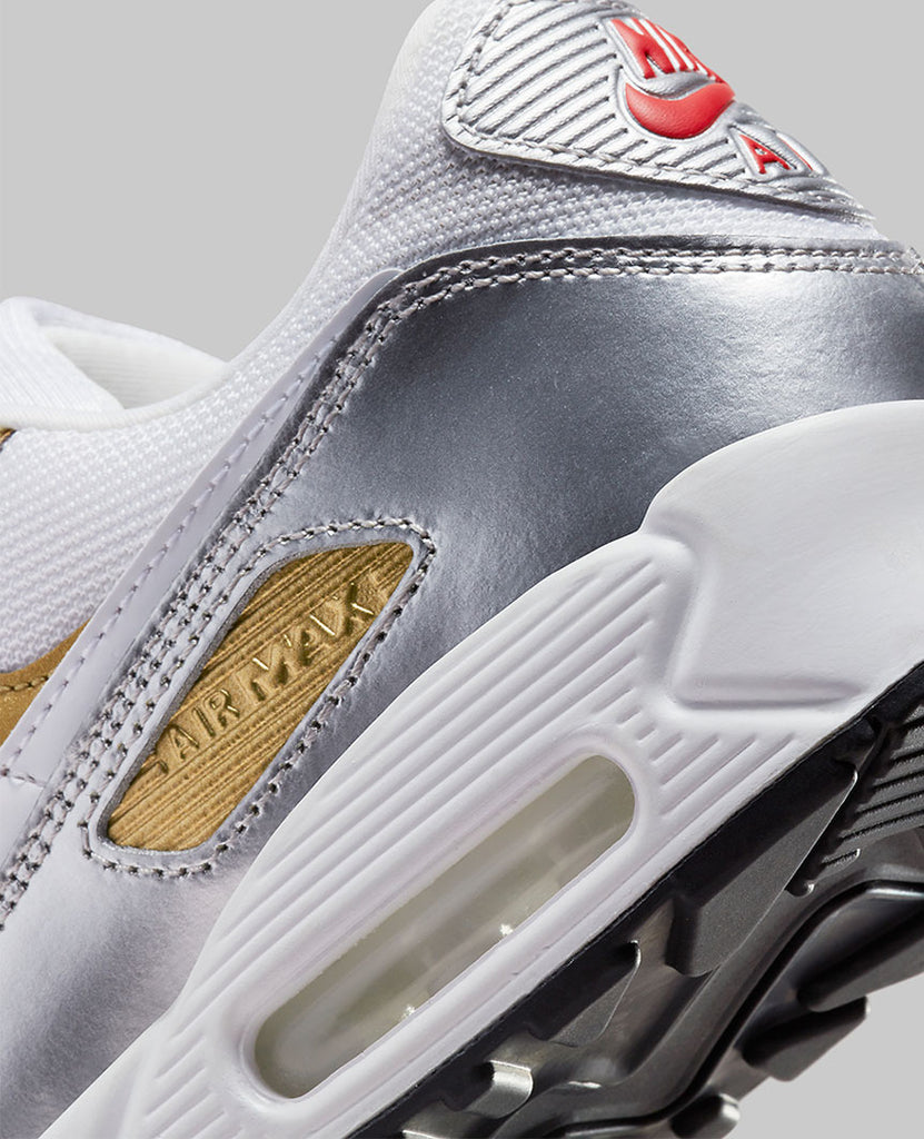 Air Max 90 SE  Womens  Gold Silver data-zoom-image=