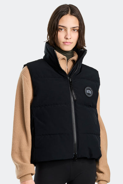 Grandview Cropped Vest Black Disc