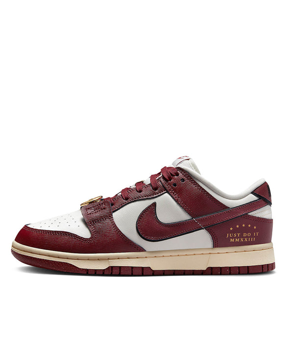 Dunk Low  SE Team Red Womens data-zoom-image=