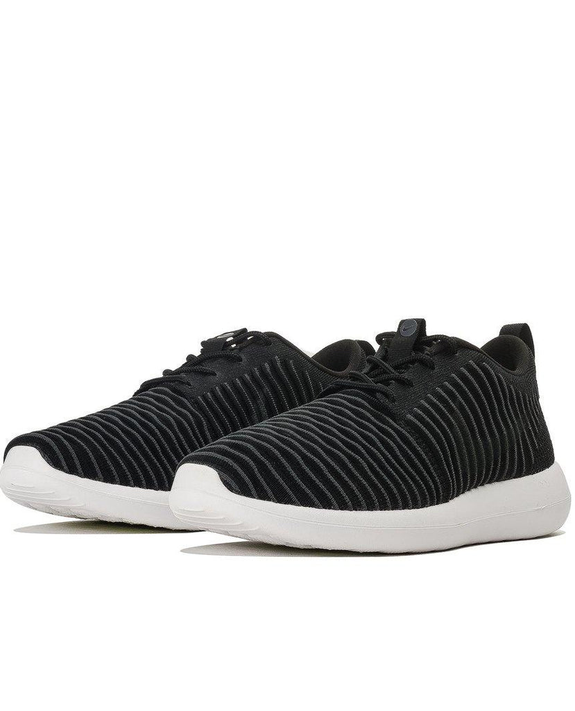 Nike roshe two flyknit on sale black